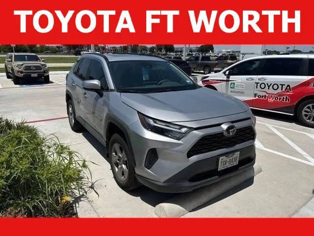 2023 Toyota RAV4 XLE FWD photo