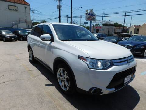 2015 Mitsubishi Outlander SE FWD photo