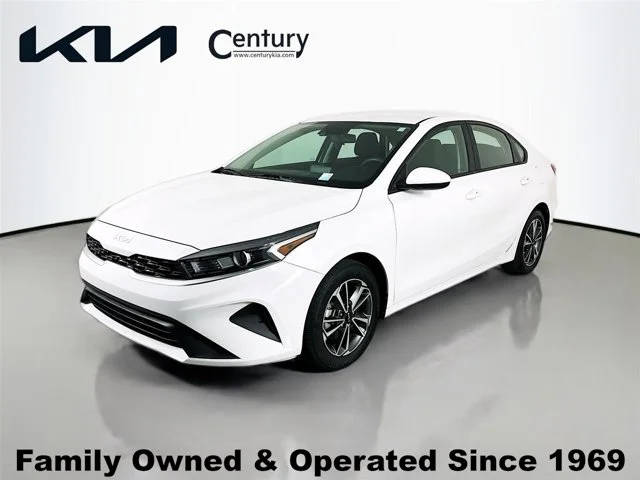 2023 Kia Forte LXS FWD photo
