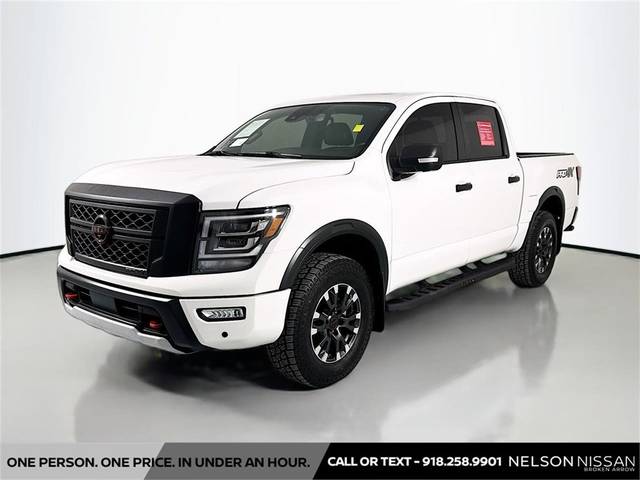 2023 Nissan Titan PRO-4X 4WD photo