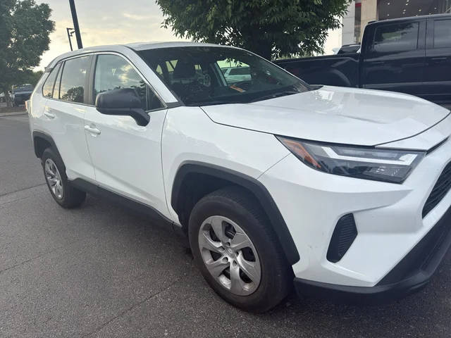 2023 Toyota RAV4 LE AWD photo