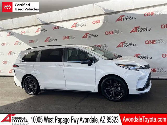 2023 Toyota Sienna XSE FWD photo