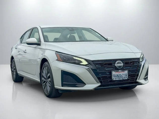2023 Nissan Altima 2.5 SV AWD photo
