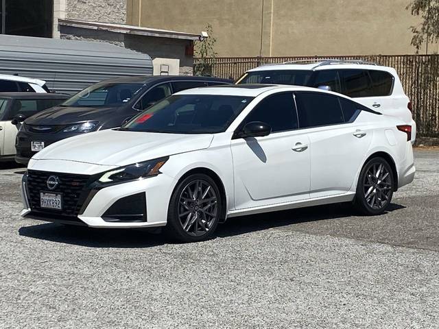 2023 Nissan Altima 2.0 SR FWD photo