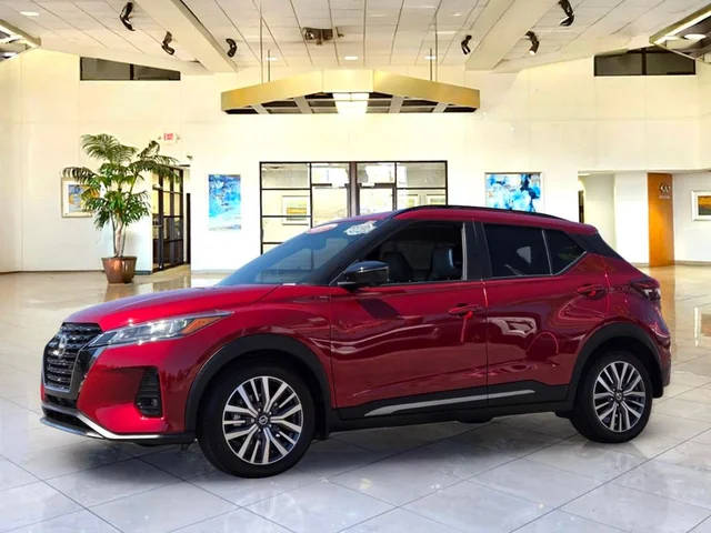 2023 Nissan Kicks SR FWD photo