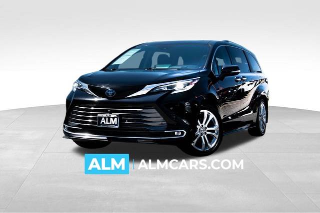 2023 Toyota Sienna Platinum FWD photo