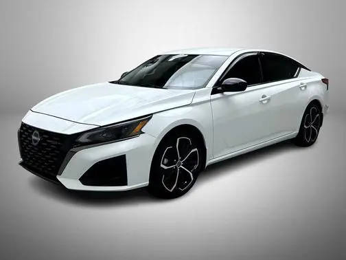 2023 Nissan Altima 2.5 SR FWD photo