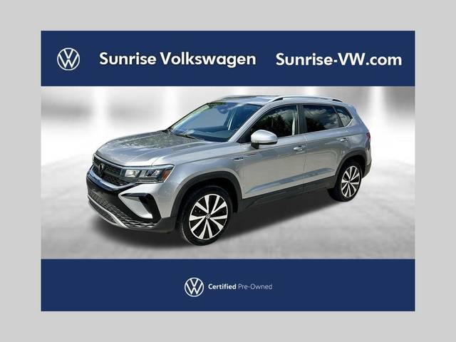 2023 Volkswagen Taos SE FWD photo