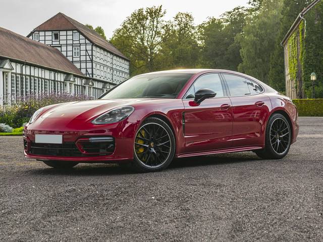 2023 Porsche Panamera GTS AWD photo