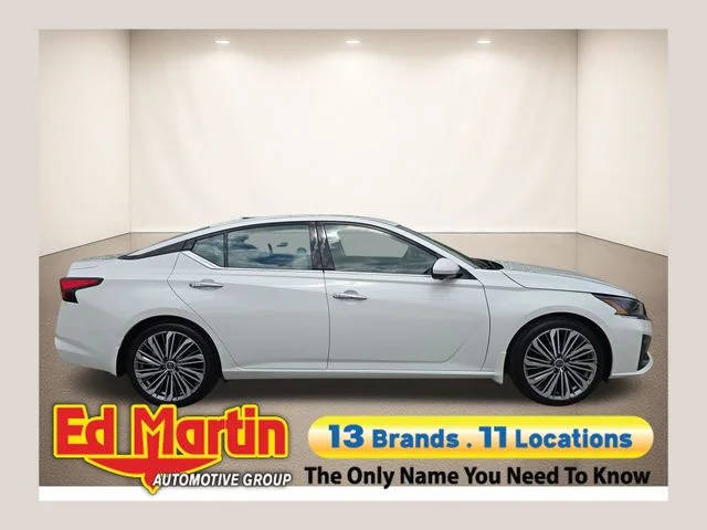 2023 Nissan Altima 2.5 SL FWD photo