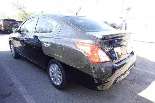 2015 Nissan Versa S FWD photo