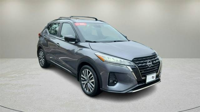 2023 Nissan Kicks SR FWD photo