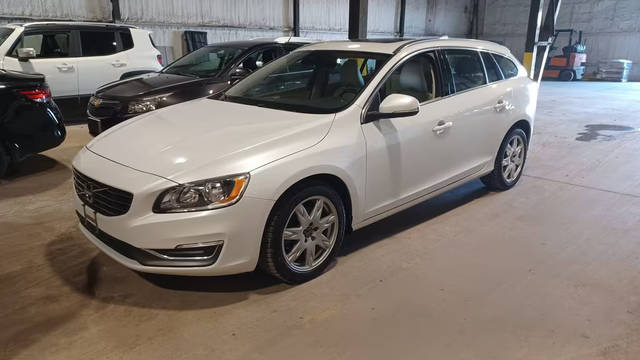2015 Volvo V60 T5 Drive-E Premier FWD photo