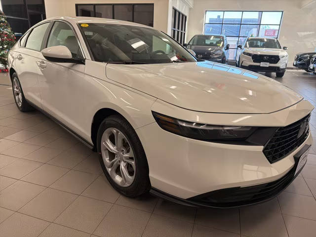 2023 Honda Accord LX FWD photo