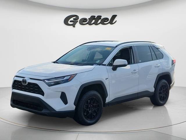 2023 Toyota RAV4 XLE FWD photo