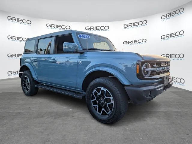 2023 Ford Bronco 4 Door Outer Banks 4WD photo