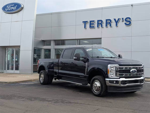 2023 Ford F-350 Super Duty XLT 4WD photo