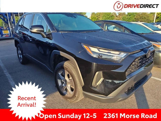 2023 Toyota RAV4 XLE FWD photo