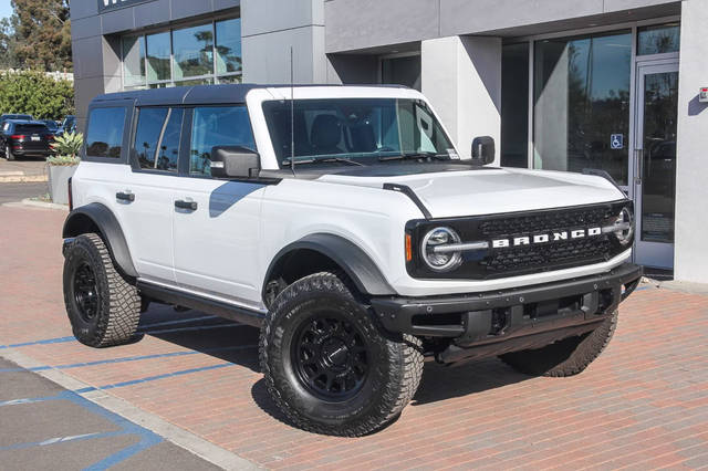 2023 Ford Bronco 4 Door Wildtrak 4WD photo