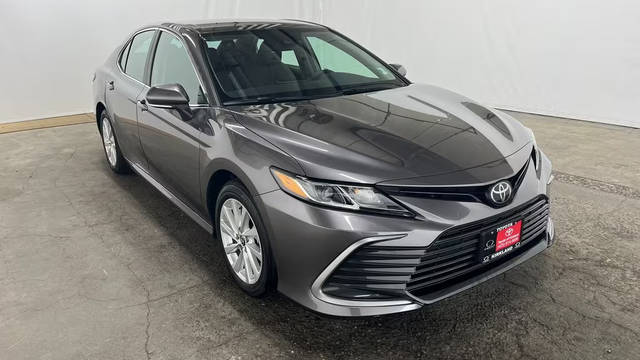 2023 Toyota Camry LE FWD photo