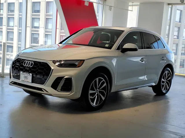 2023 Audi Q5 S line Premium Plus AWD photo