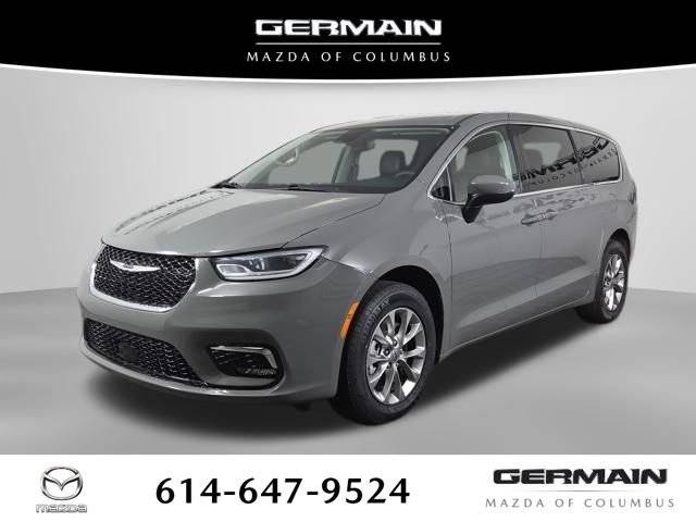 2023 Chrysler Pacifica Minivan Touring L AWD photo