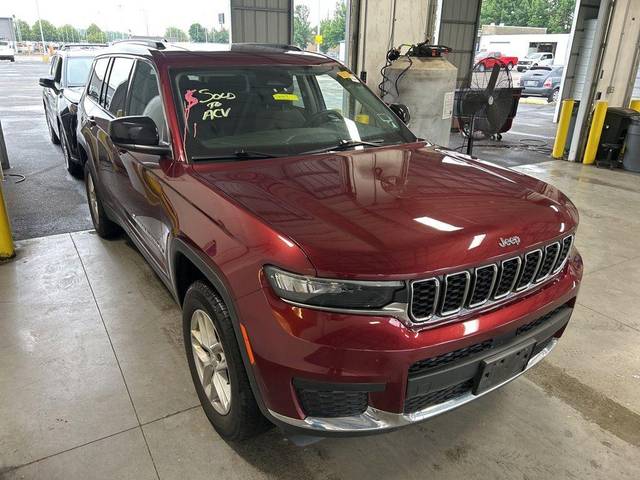 2023 Jeep Grand Cherokee L Laredo 4WD photo