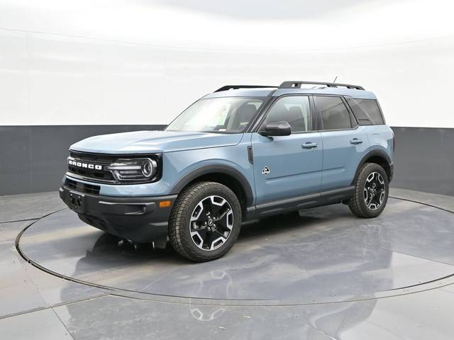 2023 Ford Bronco Sport Outer Banks 4WD photo