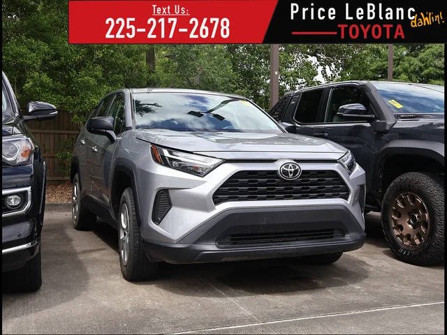 2023 Toyota RAV4 LE FWD photo