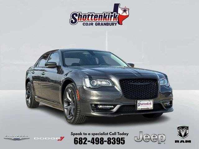 2023 Chrysler 300 Touring L RWD photo