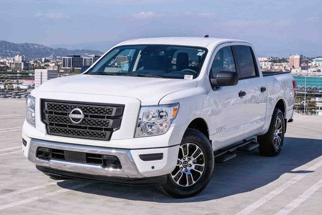 2023 Nissan Titan SV 4WD photo