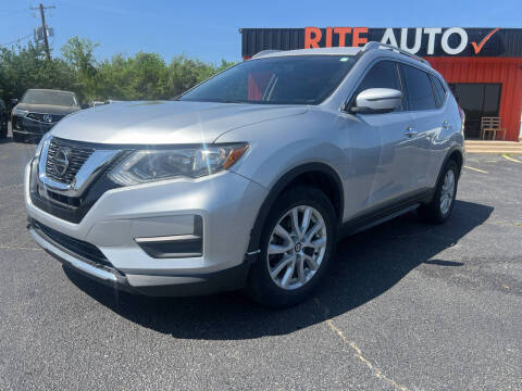 2018 Nissan Rogue SV FWD photo