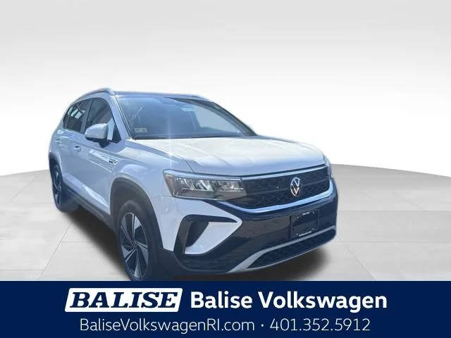 2023 Volkswagen Taos SE AWD photo