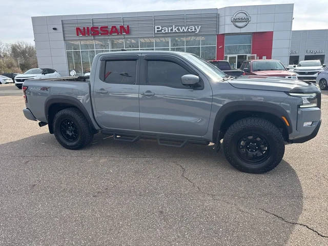 2023 Nissan Frontier PRO-4X 4WD photo