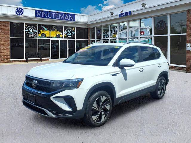 2023 Volkswagen Taos SE AWD photo