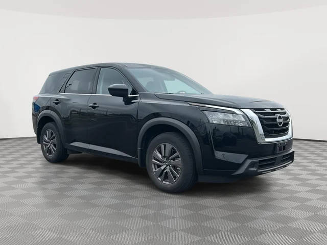 2023 Nissan Pathfinder S 4WD photo