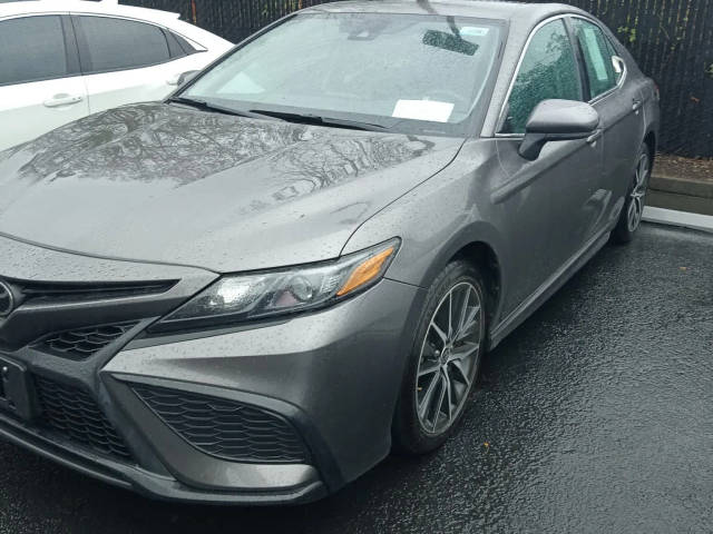 2021 Toyota Camry SE FWD photo