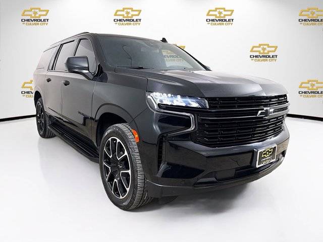 2023 Chevrolet Suburban RST 4WD photo