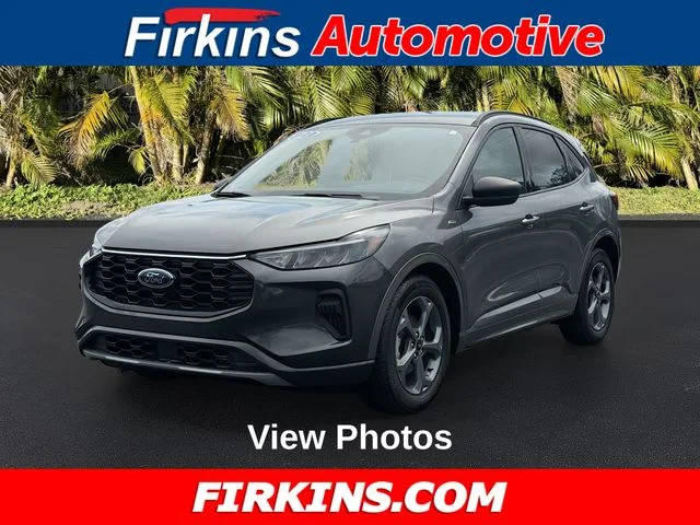 2023 Ford Escape ST-Line FWD photo