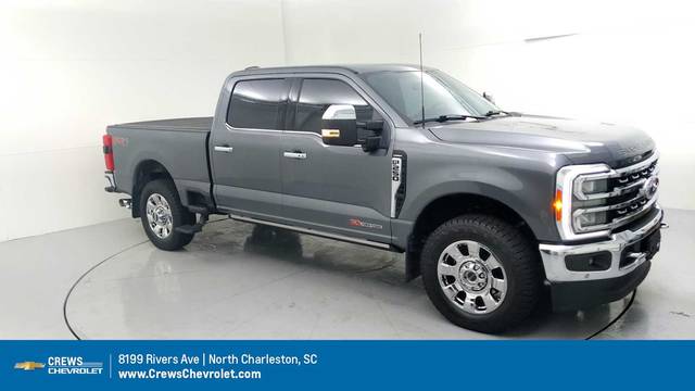 2023 Ford F-250 Super Duty LARIAT 4WD photo