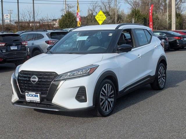 2023 Nissan Kicks SR FWD photo