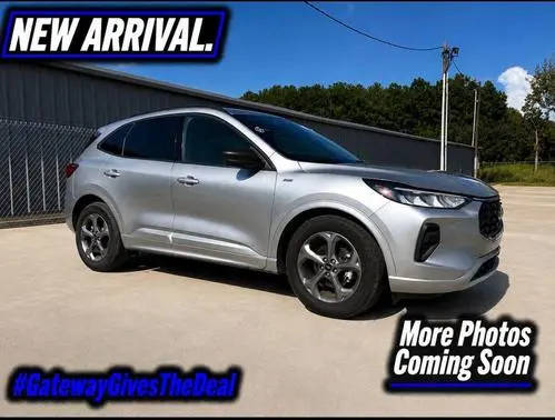 2023 Ford Escape ST-Line FWD photo