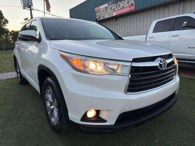 2015 Toyota Highlander LE AWD photo