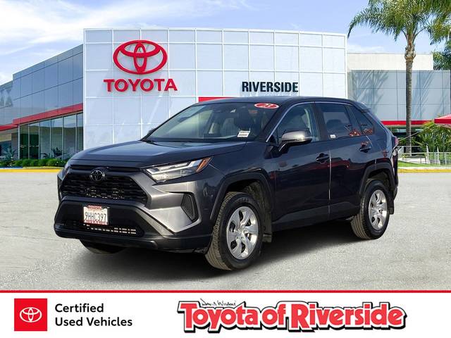 2023 Toyota RAV4 LE FWD photo