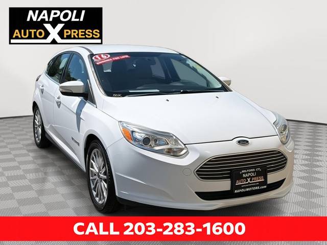 2016 Ford Focus FWD photo