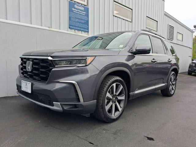 2023 Honda Pilot Touring AWD photo
