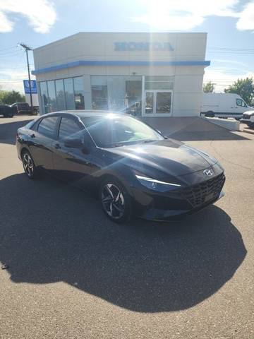 2023 Hyundai Elantra SEL FWD photo