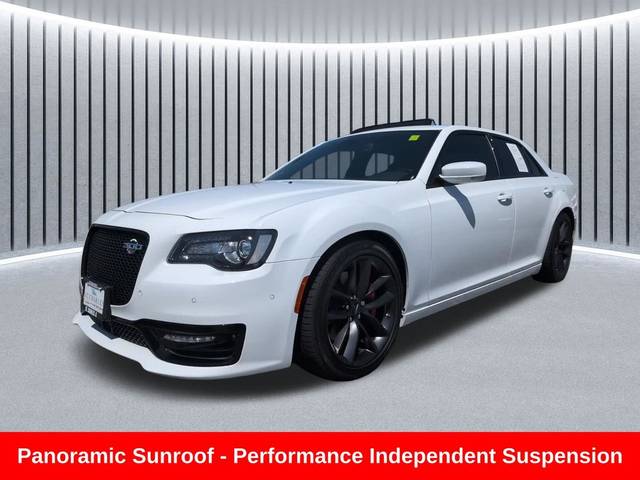 2023 Chrysler 300 300C RWD photo