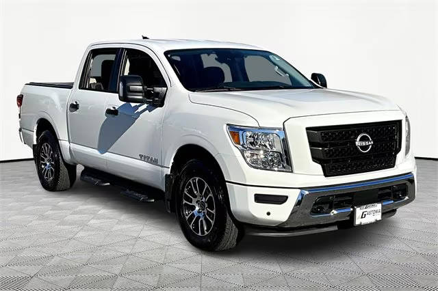 2023 Nissan Titan SV 4WD photo