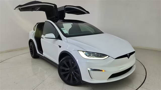 2022 Tesla Model X Plaid AWD photo